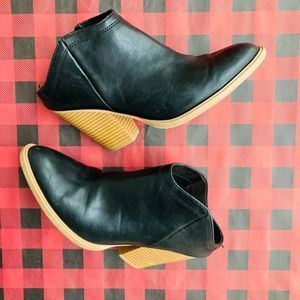 Dolce Vita Black Booties Slip On Shoes Vegan Leather Size 8.5M